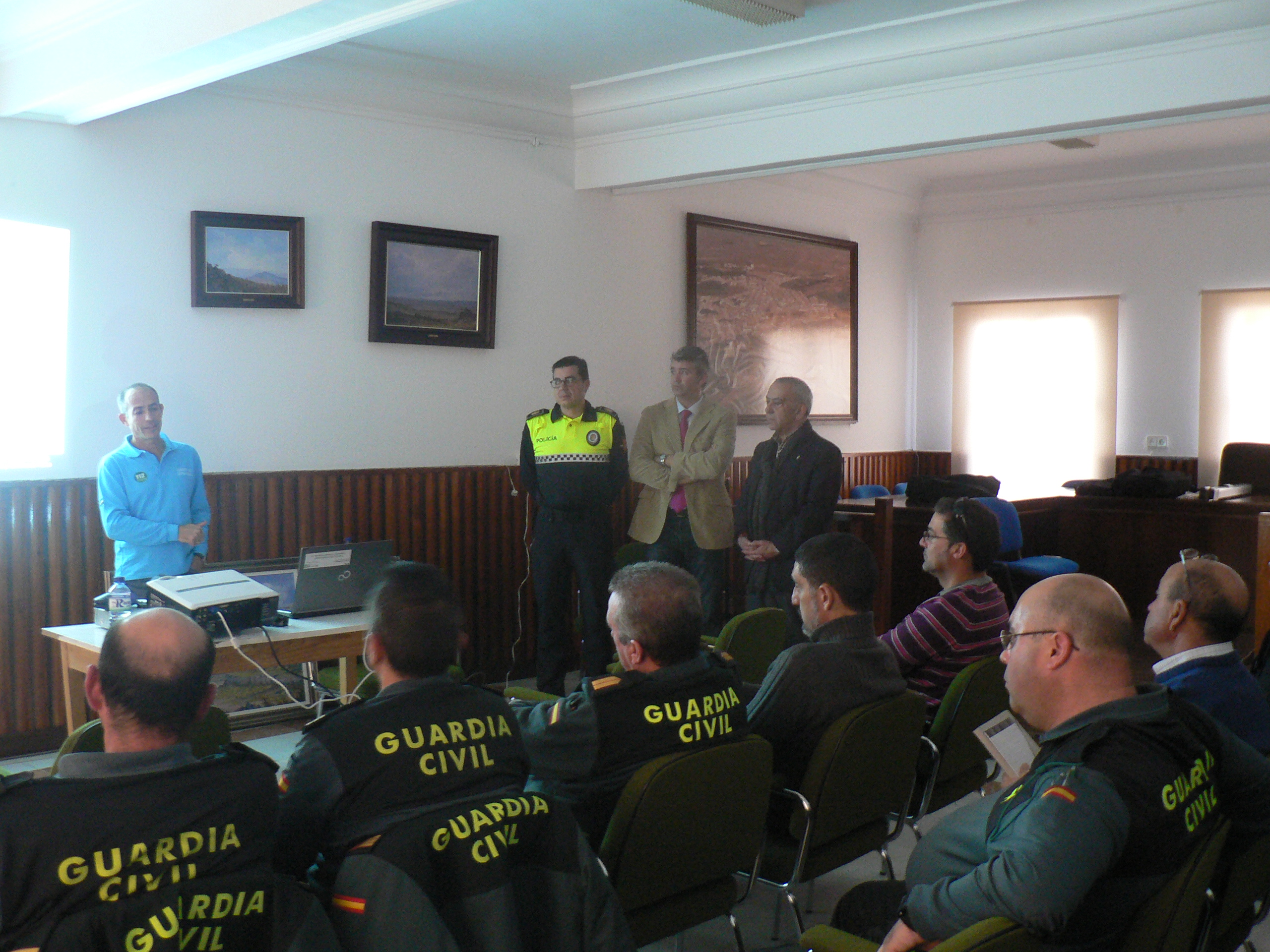 El 112 organiza en Castuera una jornada de Coordinación Operativa para agentes de la Policía Local y Guardia Civil